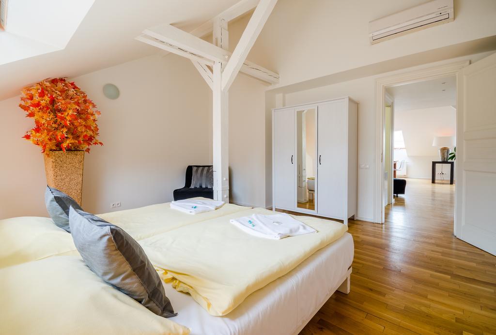 Historic Centre Apartments I Прага Номер фото