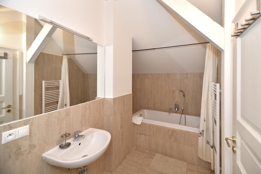 Historic Centre Apartments I Прага Номер фото